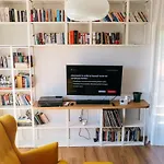 Eden Escape - Private Parking, Kingsize, Quiet דירה